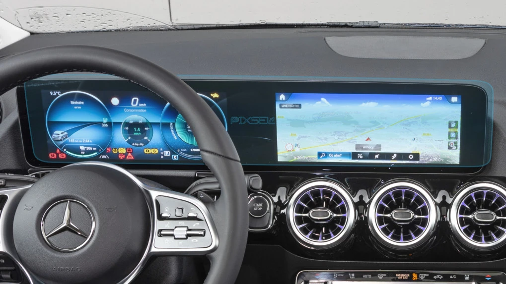 Защитное стекло Pixsel на приборную панель MERCEDES BENZ EQA - 24.7“ 2021 -