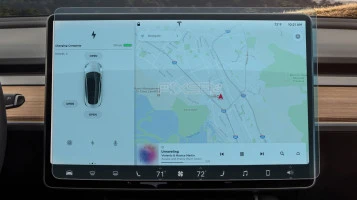 Защитное стекло Pixsel на монитор TESLA MODEL Y - 16.4“ 2020 - 2024