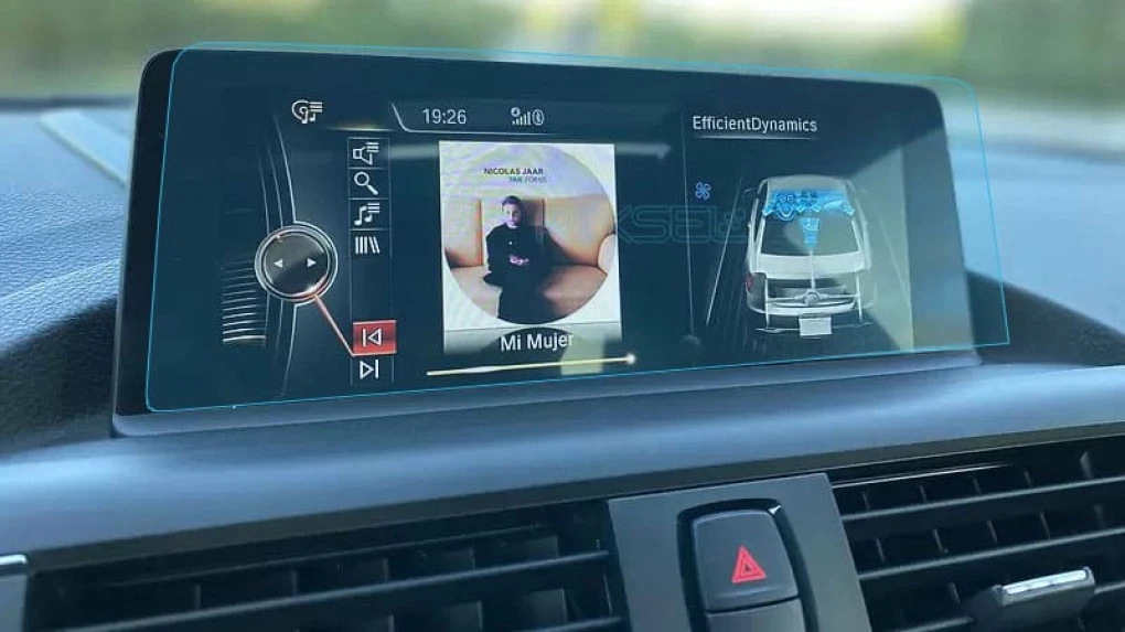 Ochronne szkło Pixsel na monitor BMW 2 / M2 - 10.6“ 2014 - 2020 (F22, F23, F45, F46, F87)