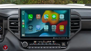 Ochronne szkło Pixsel na monitor TOYOTA SEQUOIA - 15“ 2022 -