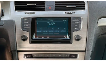Ochronne szkło Pixsel na monitor VOLKSWAGEN GOLF - 5.8“ 2013 - 2017