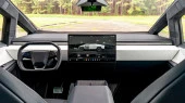 Ochronne szkło Pixsel na monitor TESLA CYBERTRUCK - 19.3“ 2024 -