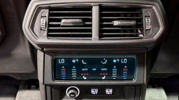 Ochronne szkło Pixsel na panel klimatyzacji tylnej LAMBORGHINI URUS - 6.6“ 2024 -