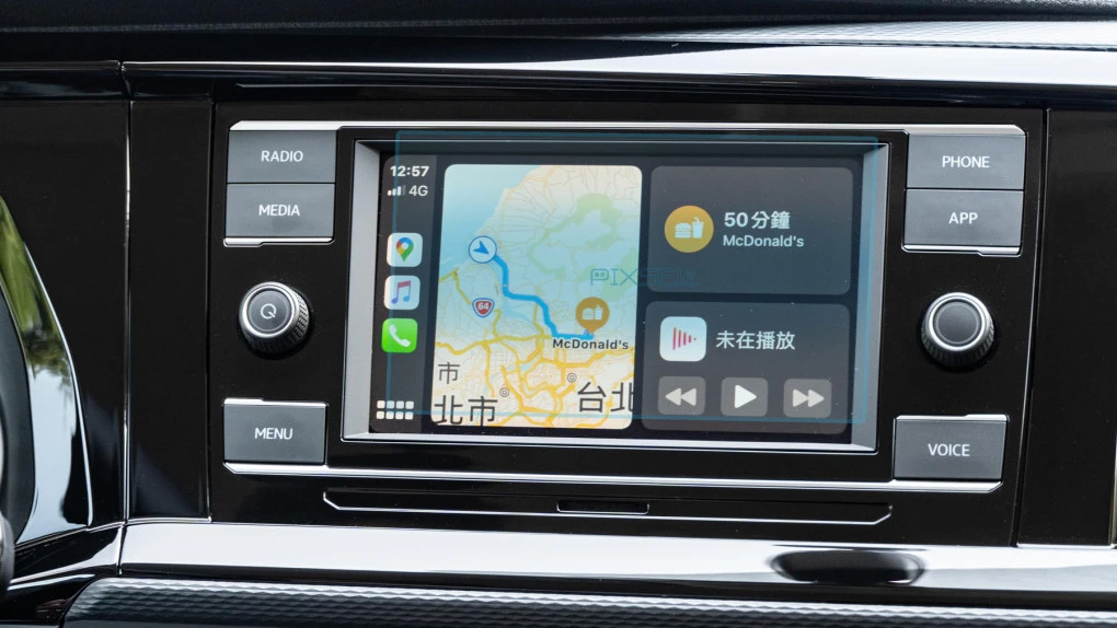 Защитное стекло Pixsel на монитор VOLKSWAGEN CARAVELLE - 6.5“ 2020 - 2024