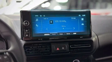 Защитное стекло Pixsel на монитор OPEL COMBO - 11.1“ 2024 -